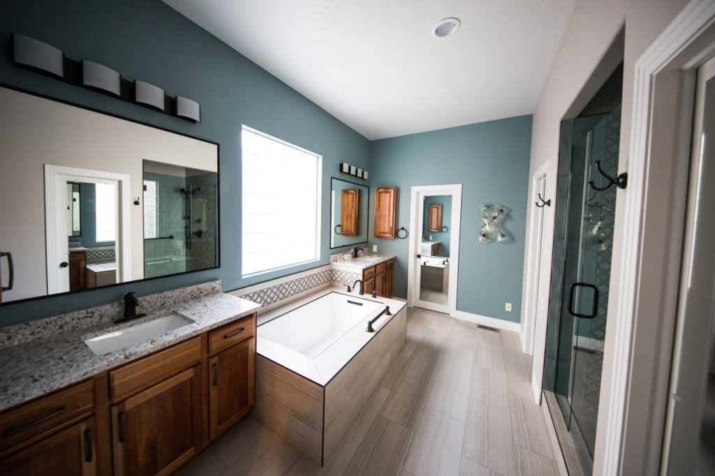 renovate your bathroom to improve the space